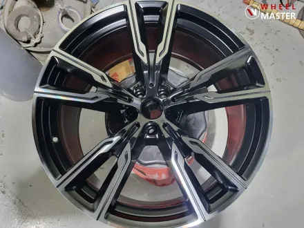 BMW X5 M60I 747M 22\