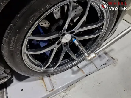 BMW M5 20\