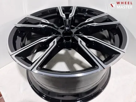 BMW X5 M60I 747M 22\