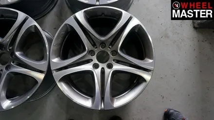 자동차 휠기스가 생긴  휠을 고스트크롬 컬러로 복원된 휠로 교체한 BMW 640d / 일산 휠복원 / 파주,일산