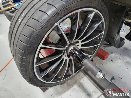 휠굴절수리 / 벤츠 CLS400D AMG 마차휠 포트홀 사고수리 / 파주,일산