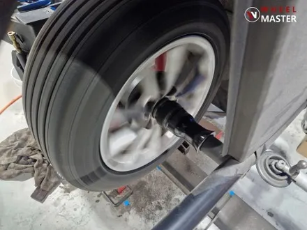 BMW 휠굴절수리/118D 16인치 휠굴절로 인한 바람빠짐 휠굴절수리 / 파주,일산