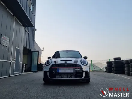 [휠마스터] BMW 미니 컨버터블 JCW 17인치 검정유광 1개 복원 / BMW 휠복원 / 파주,일산