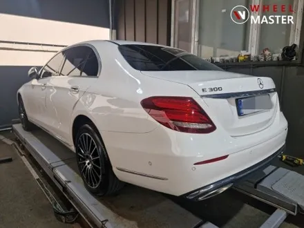 벤츠 e300 18인치 마차휠 정품 블랙폴리쉬 18인치 교체작업 / 파주,일산