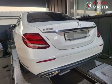 벤츠 W213 E300 익스클루시브 18\