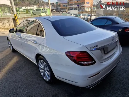 벤츠 W213 E300 익스클루시브 18\