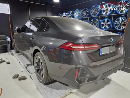BMW G60 530E 939M 20\