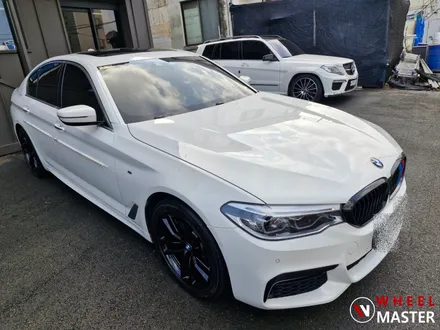 BMW G30 520D 662M 경계석 부딪힘 사고로 인한 휠파손으로 휠교체 / BMW 중고휠교체 / 파주,일산