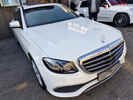 벤츠 W213 E300 익스클루시브 18\