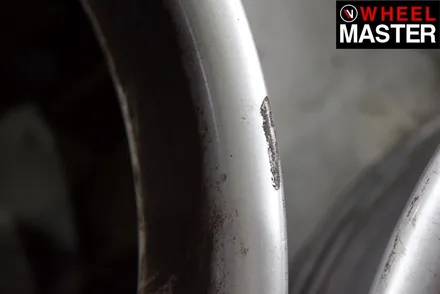 [휠마스터] 분진과 기스들로 지저분한 휠을 깔끔하게 복원 및 도색한 BMW 550i / 일산 휠도색 / 파주,일산