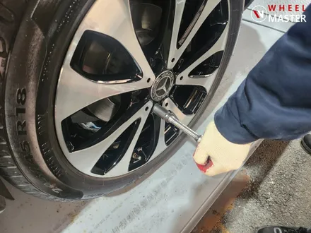 벤츠 W213 E300 18인치 블랙폴리쉬 커스텀작업 / 파주 휠수리 / 파주,일산