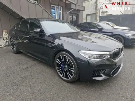 BMW F90 M5 706M 20\
