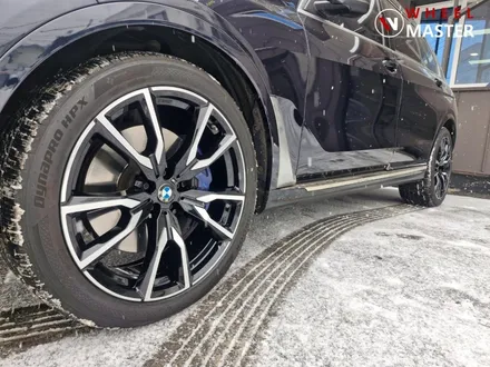 BMW G06 X7 22\