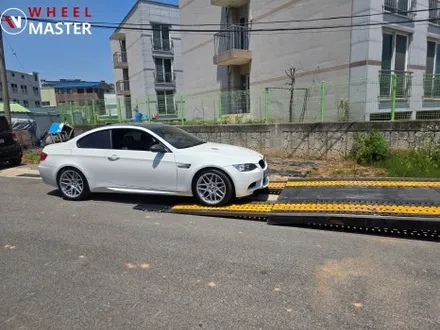 BMW E92 M3 NEEZ 휠 약품박리후 하이퍼실버 분체도장 / 파주,일산