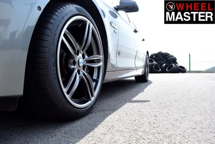 [휠마스터] 분진과 기스들로 지저분한 휠을 깔끔하게 복원 및 도색한 BMW 550i / 일산 휠도색 / 파주,일산