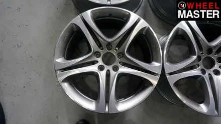 자동차 휠기스가 생긴  휠을 고스트크롬 컬러로 복원된 휠로 교체한 BMW 640d / 일산 휠복원 / 파주,일산