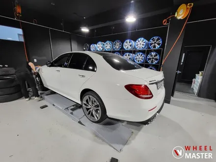 벤츠 E53 굴절수리 / 벤츠 E53AMG 포트홀 사고로 인한 휠굴절수리 / 파주,일산