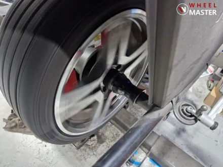 벤츠 W212 E63AMG 19인치 단조휠 고속 핸들떨림으로 인한 미세굴절수리 / 벤츠 휠굴절수리 / 파주,일산