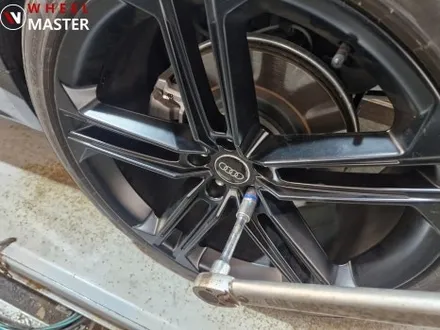아우디 A7 55TFSI 21\