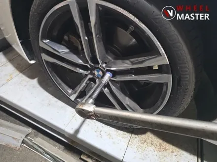 파주 휠수리 BMW 120I 18인치 포트홀 사고로 인한 휠굴절수리 / 파주,일산