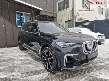 BMW G06 X7 22\