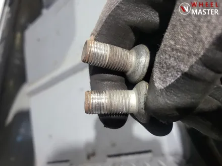벤츠 휠도색 / 벤츠 C63AMG 잘못된 휠복원 완전박리후 검정유광 휠도색 / 파주,일산
