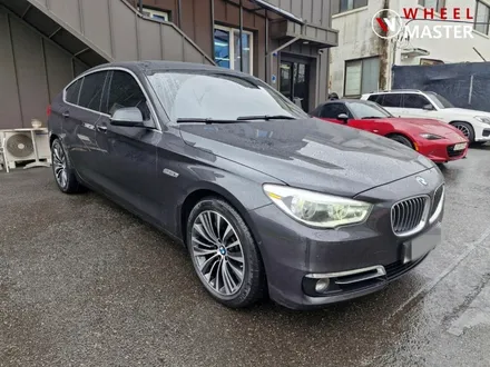 BMW 5GT 19\