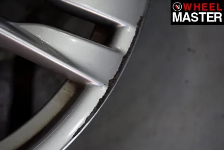 [휠마스터] 휠기스를 깔끔하게 복원하고 검메탈 컬러로 휠도색을 한 BMW 640d / 일산 휠복원 / 파주,일산