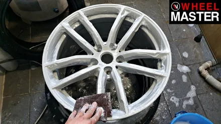 [휠마스터] 사고로 휠을 교체후 블랙유광으로 휠도색을 한 BMW 520d / 일산 휠복원 / 파주,일산