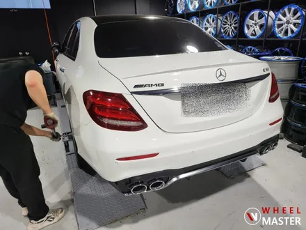 벤츠 E53 굴절수리 / 벤츠 E53AMG 포트홀 사고로 인한 휠굴절수리 / 파주,일산