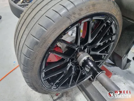 벤츠 휠도색 / 벤츠 C63AMG 잘못된 휠복원 완전박리후 검정유광 휠도색 / 파주,일산