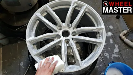 [휠마스터] 사고로 휠을 교체후 블랙유광으로 휠도색을 한 BMW 520d / 일산 휠복원 / 파주,일산