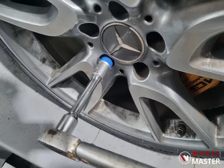 E43AMG 굴절수리 / 벤츠 E43AMG 차량 떨림으로 인한 휠굴절수리 / 벤츠 휠수리 / 파주,일산