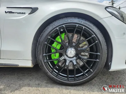 벤츠 휠도색 / 벤츠 C63AMG 잘못된 휠복원 완전박리후 검정유광 휠도색 / 파주,일산