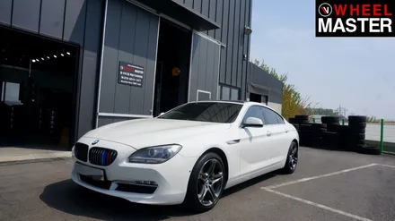 자동차 휠기스가 생긴  휠을 고스트크롬 컬러로 복원된 휠로 교체한 BMW 640d / 일산 휠복원 / 파주,일산