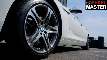 자동차 휠기스가 생긴  휠을 고스트크롬 컬러로 복원된 휠로 교체한 BMW 640d / 일산 휠복원 / 파주,일산