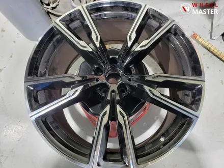 BMW X5 M60I 747M 22\