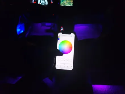 더뉴 k7/부분 시공/RGB/(스피커,풋등)/(팔걸이,도어포켓)엠비언트/충남/대전/출장/전국출장 / 천안 신부동