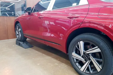 울산 제네시스 GV70 전동사이드스텝 [ 아인스아우토 ]