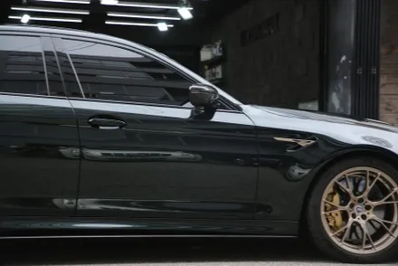 인천 랩핑 고광택 AX 필름 메탈릭 에메랄드 전체 시공 [ BMW M5 CS ] / 광진구, 성수, 송파