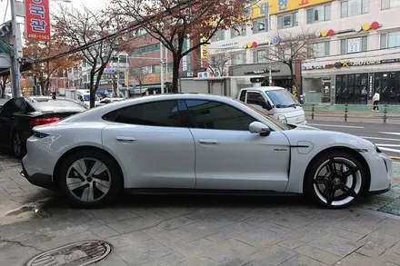강남 포르쉐 타이칸 전체PPF 이렇게 시공해야 만족하시더라고요. / 광진구 중곡동