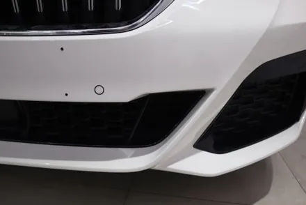 BMW 530e 앞범퍼 사고 수리 후 PPF 재시공 / 광진구 중곡동