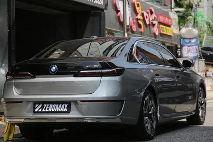 인천 투톤 랩핑으로 해결 BMW I7 듀오톤 순정 판박이 / 광진구, 성수, 송파