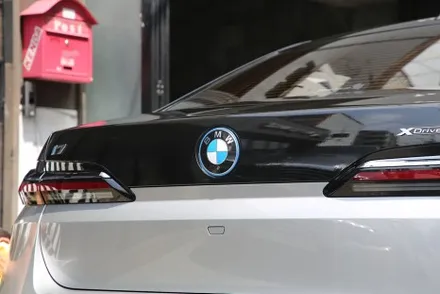 인천 투톤 랩핑으로 해결 BMW I7 듀오톤 순정 판박이 / 광진구, 성수, 송파