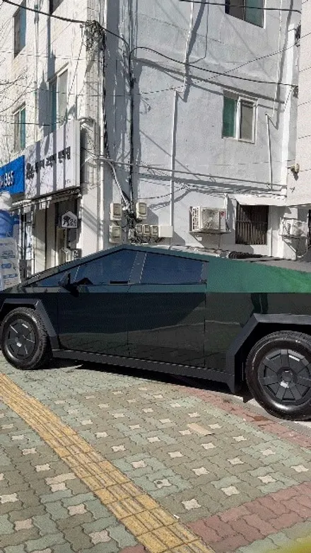 사이버트럭 에메랄드 그린 컬러PPF 시공 l 랩핑과 비교해도 컬러 PPF가 유리한 이유 / 광진구 중곡동
