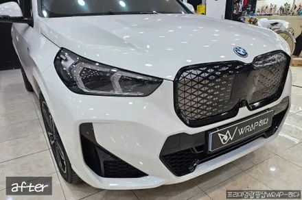 동탄랩핑 BMW IX1 그릴랩핑, 크롬딜리트, 신형 그릴 변경, 부분랩핑, 블랙유광시공 / 용인 기흥구 청덕동