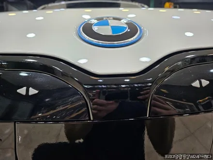 동탄랩핑 BMW IX1 그릴랩핑, 크롬딜리트, 신형 그릴 변경, 부분랩핑, 블랙유광시공 / 용인 기흥구 청덕동