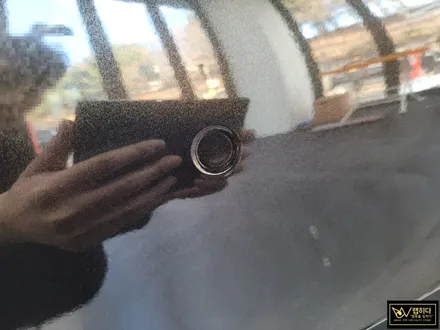 용인분당랩핑 벤츠 C300 4MATIC 전체랩핑 제거 및 재시공, 보험수리건, 무광에서 유광으로 고광택 메탈릭 블랙으로 랩핑 / 용인 기흥구 청덕동