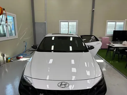 광주랩핑 아반떼n 블랙ppf필름으로 루프스킨시공 및 에이버리 골드크롬필름으로 포인트랩핑시공 색다른 이미지 변신해 드립니다 / 광주 광산구 하남동