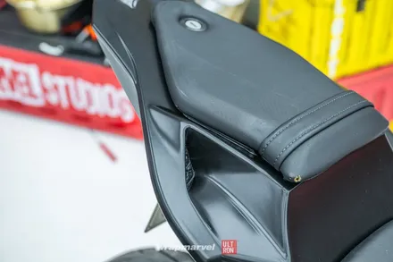 BMW S1000rr 바이크 랩핑 광주 랩마블에서 올블랙으로 / 광주 광산구 하남동
